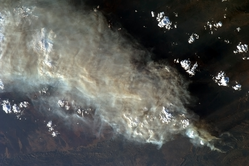 Illustration for article titled A disturbing glimpse of Australia's wildfires as seen from space